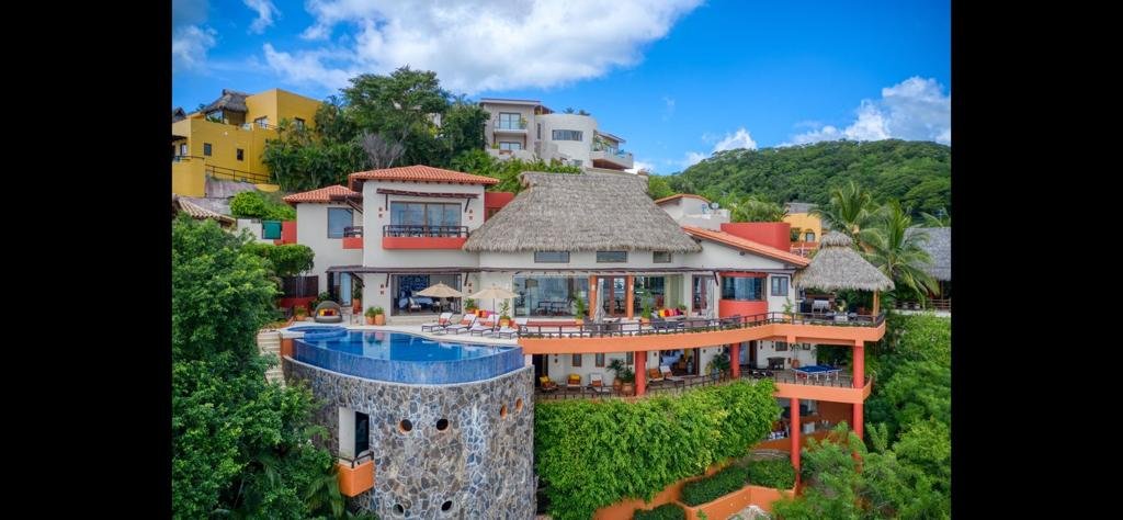 LA CRUZ DE HUANACAXTLE Vacation Rental