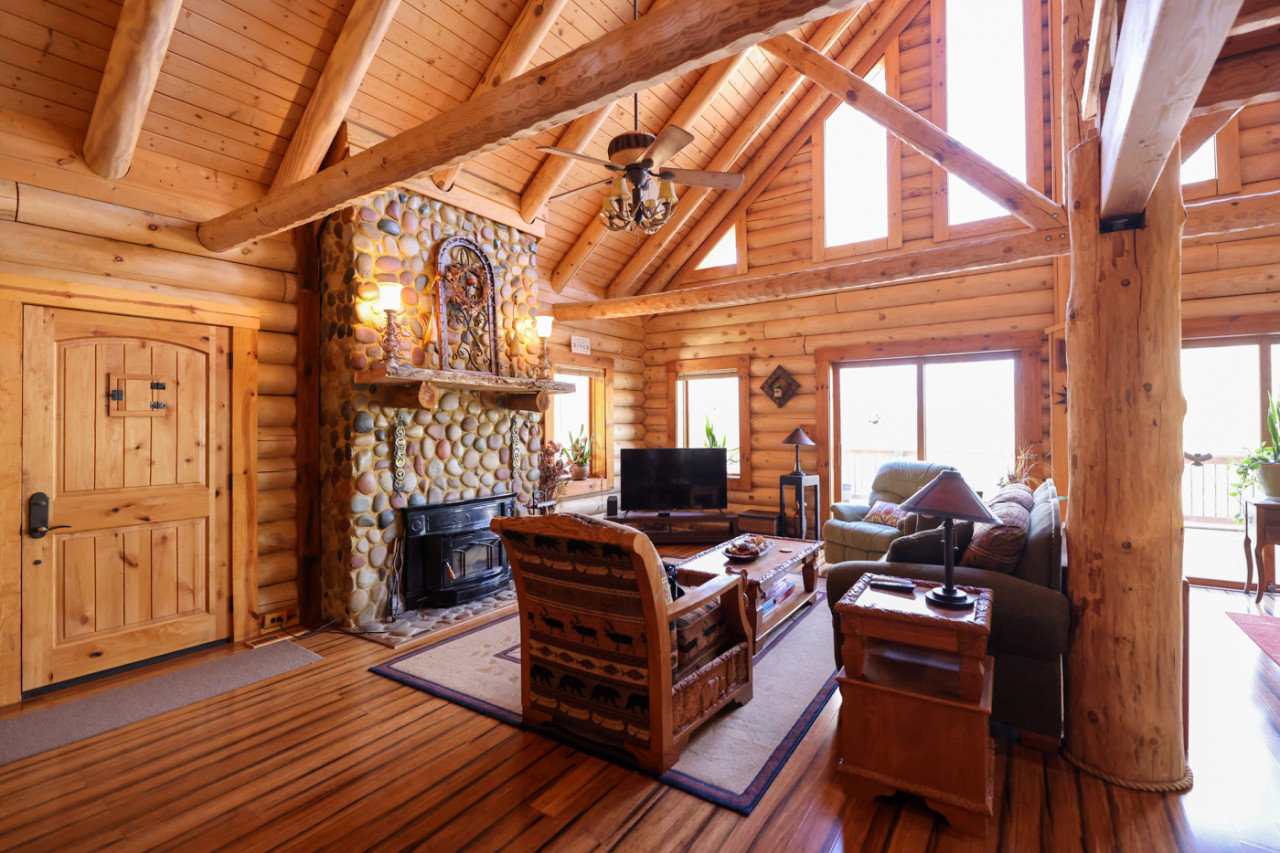 Charles City Vacation Rental