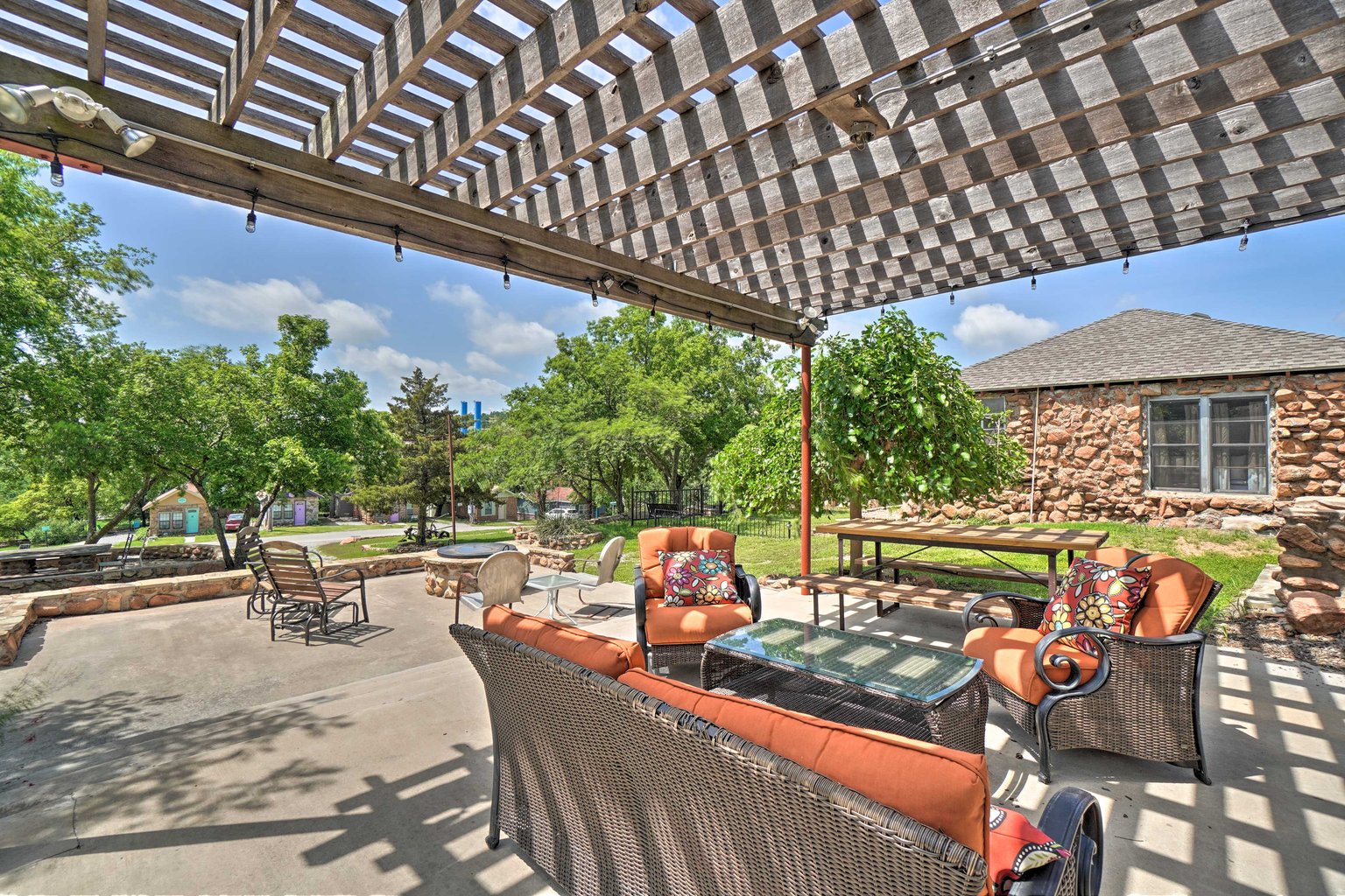 Medicine Park Vacation Rental