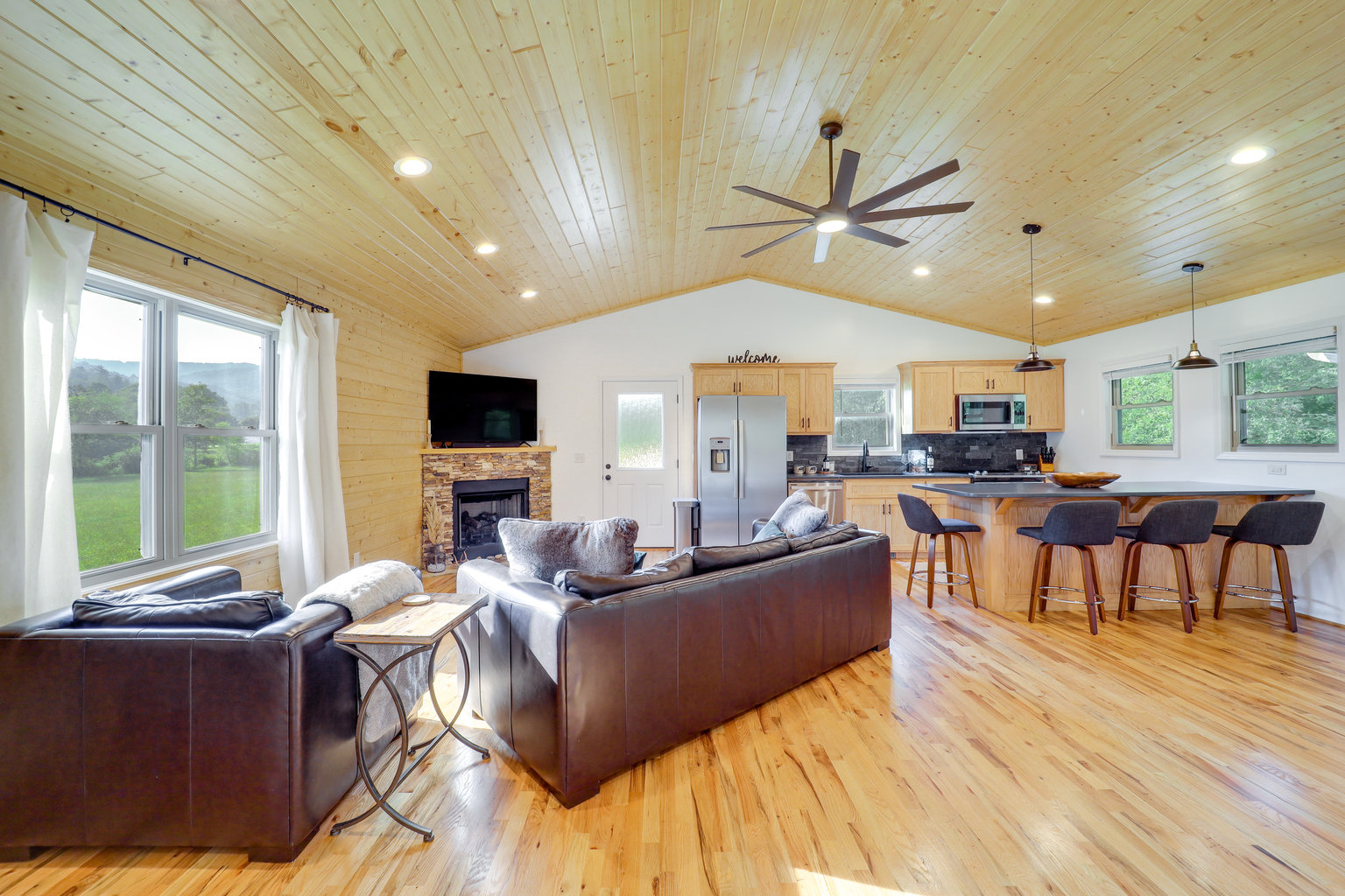 Purlear Vacation Rental