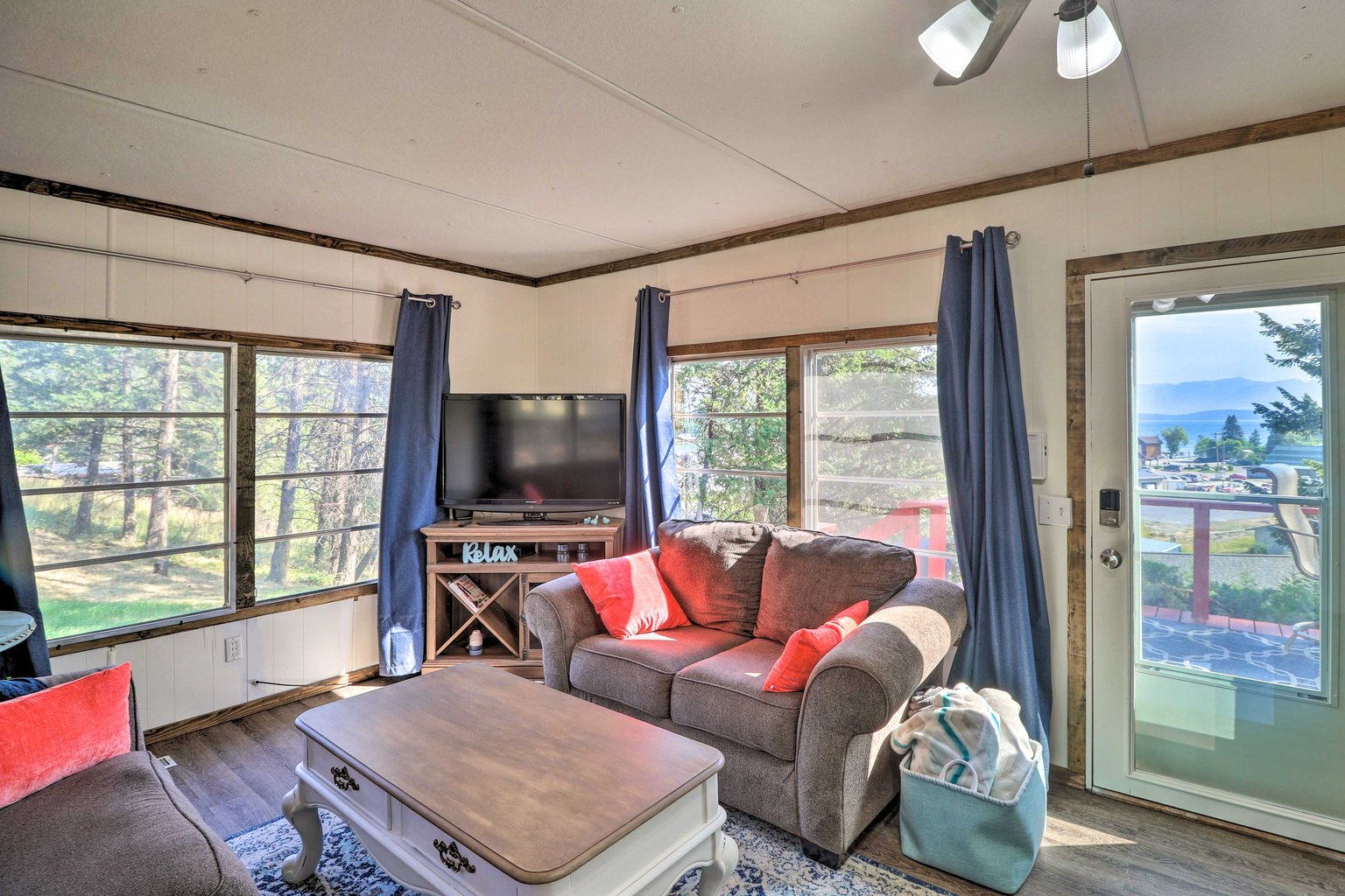 Lakeside Vacation Rental