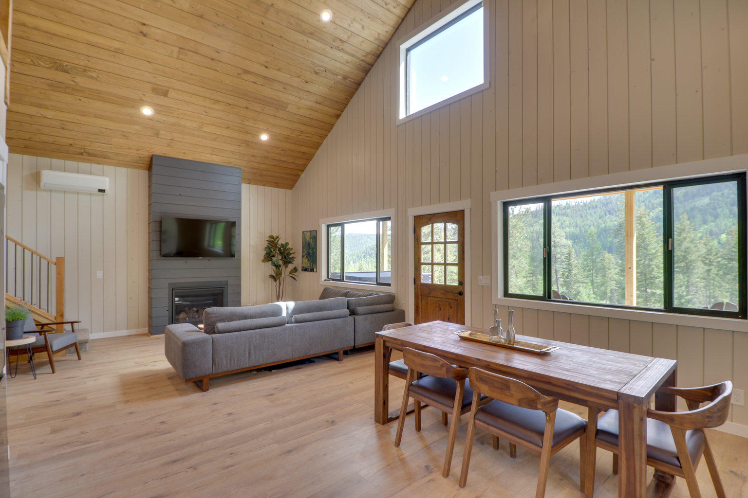 Lakeside Vacation Rental