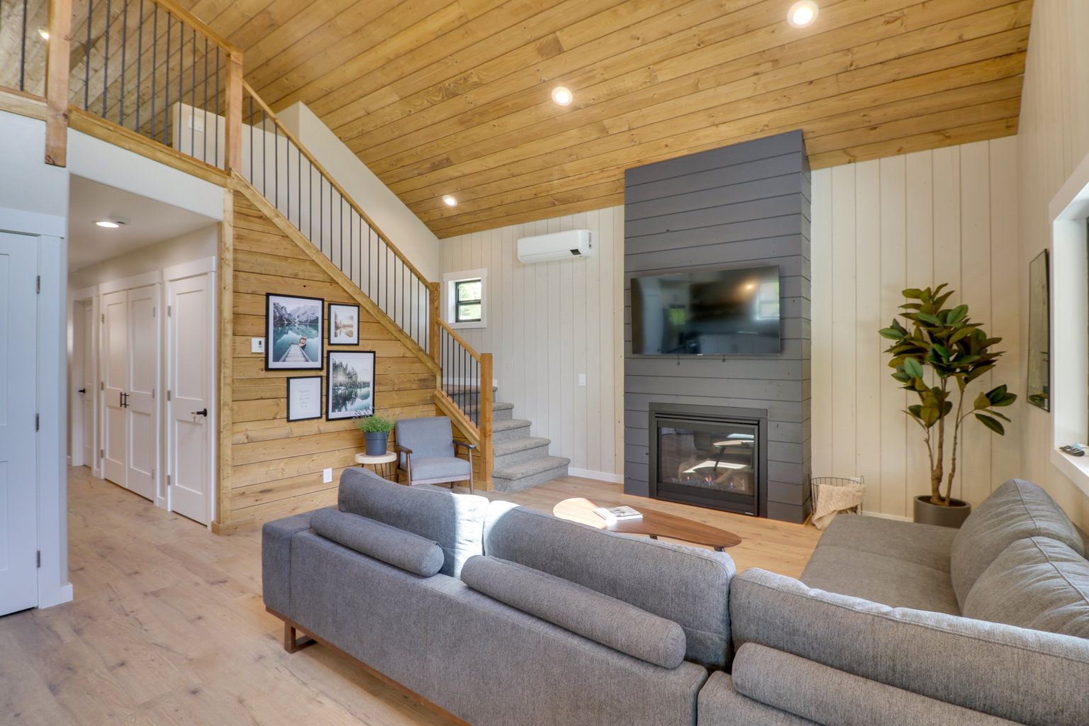 Lakeside Vacation Rental