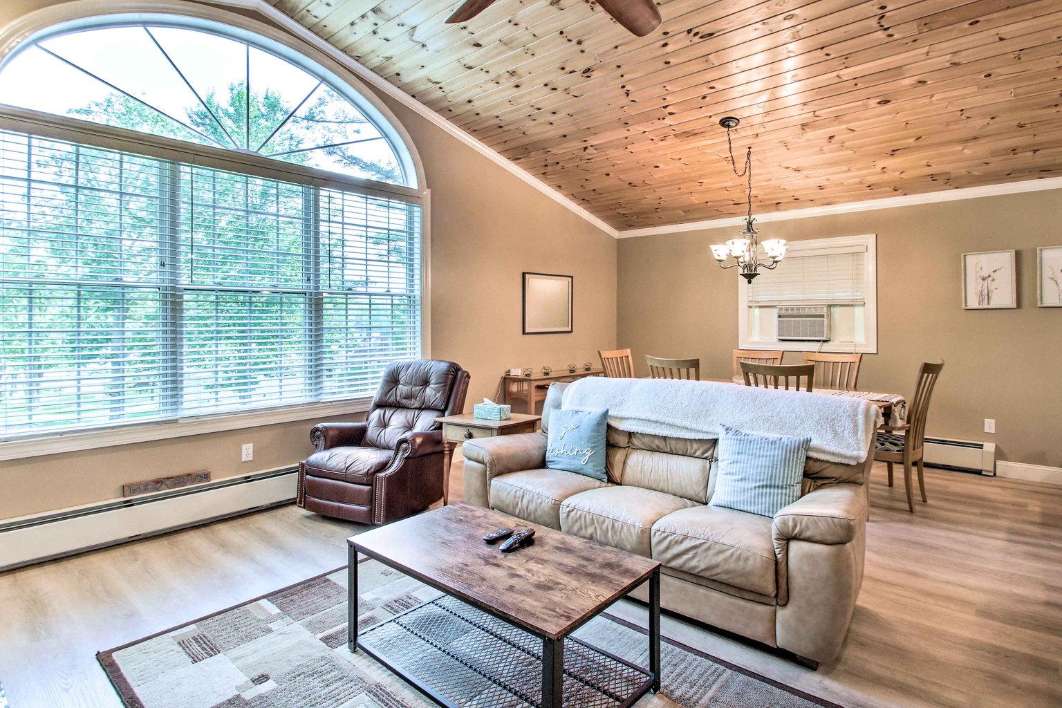 Readfield Vacation Rental