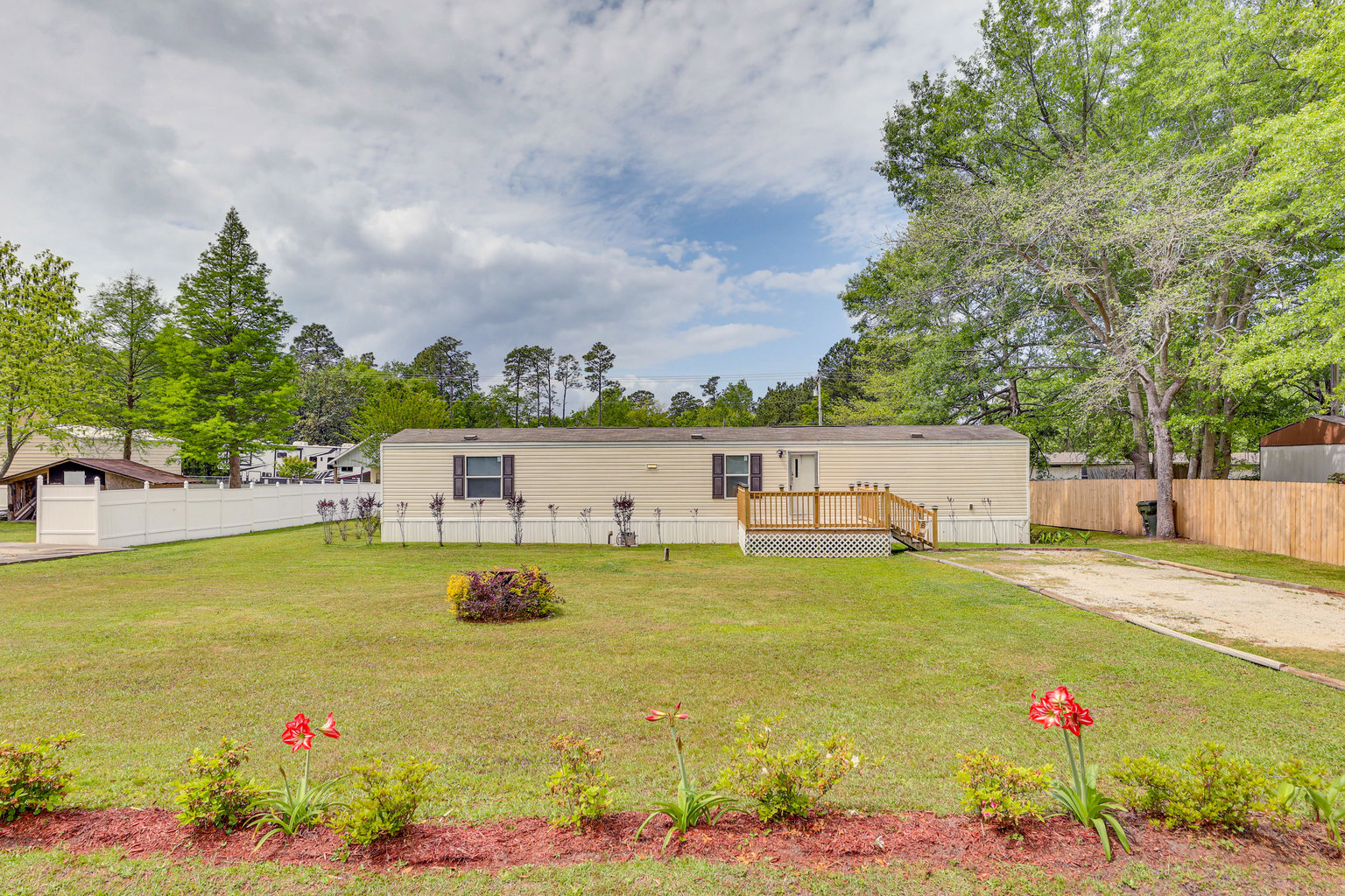 Bonneau Vacation Rental