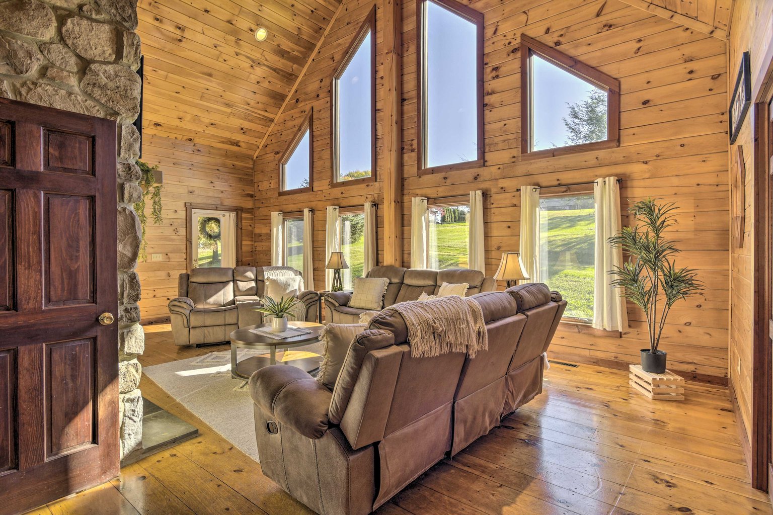 Mount Joy Vacation Rental