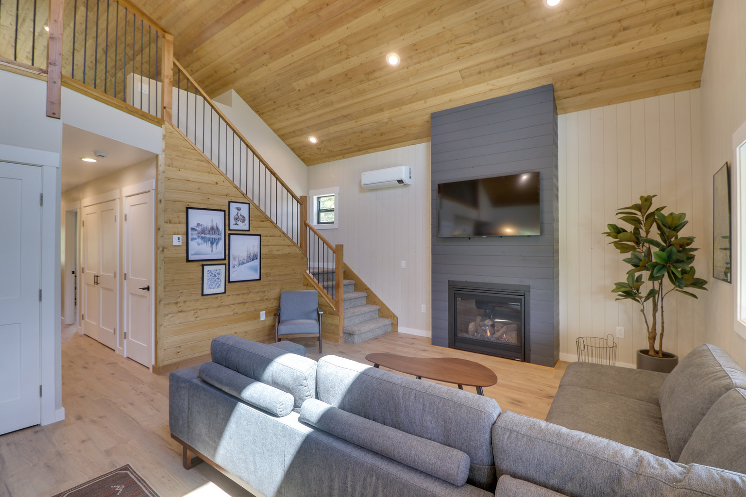 Lakeside Vacation Rental