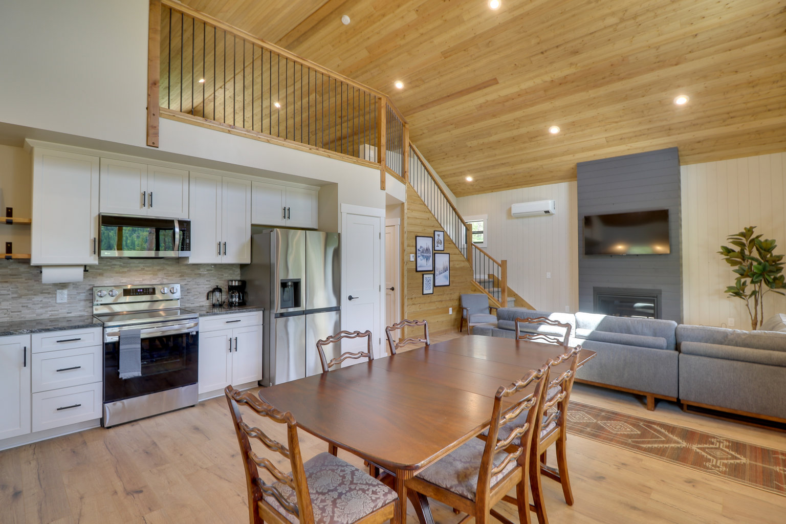 Lakeside Vacation Rental