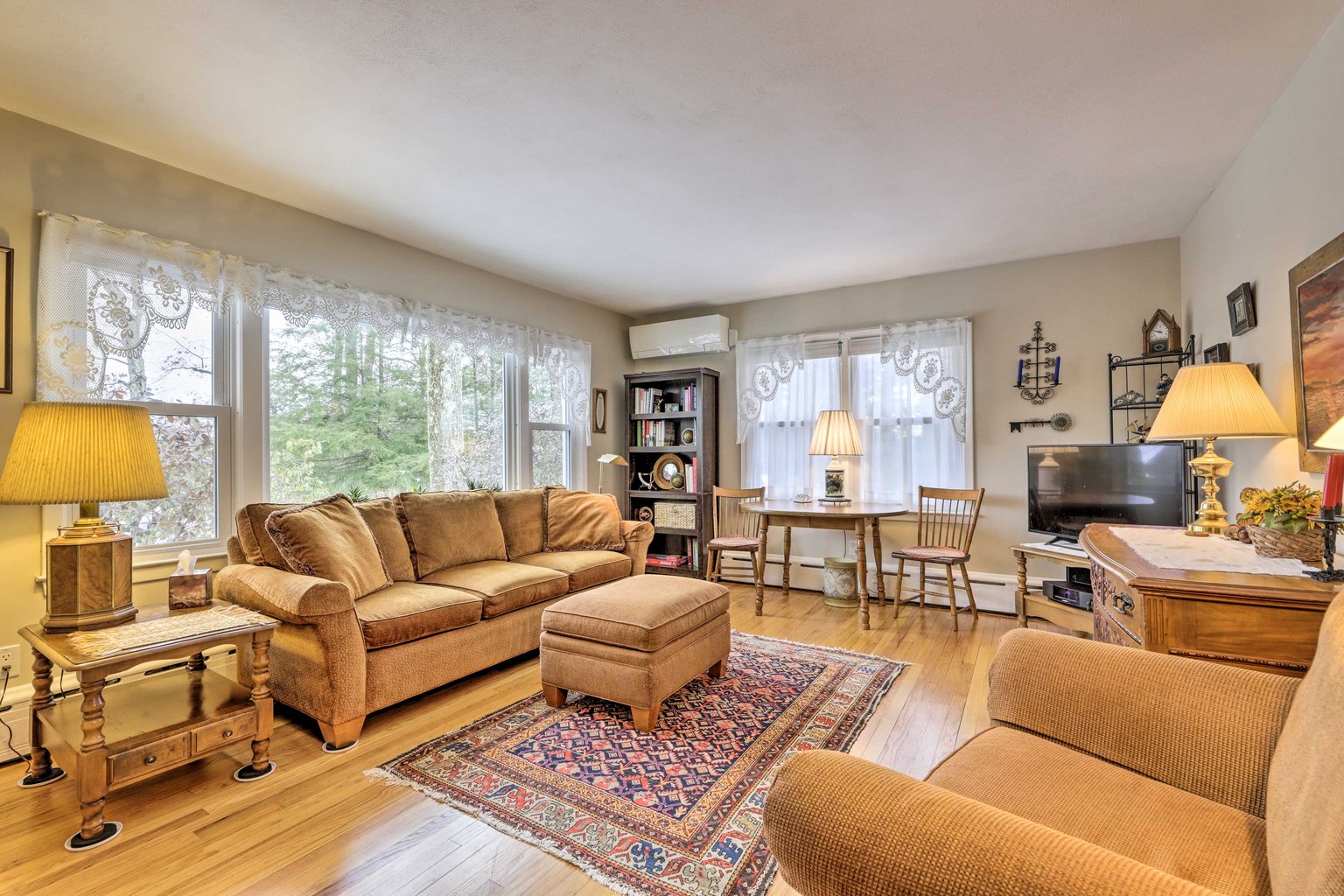 Hadley Vacation Rental