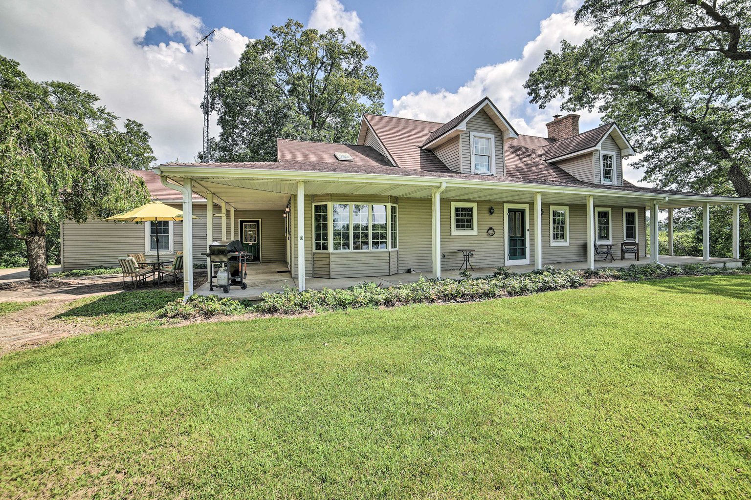 Bronson Vacation Rental