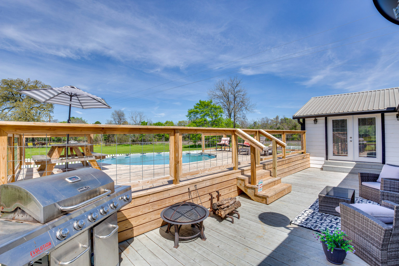 Grapeland Vacation Rental