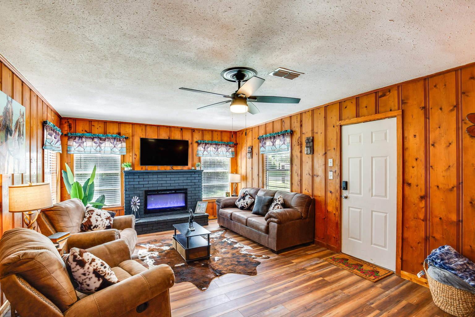 Grapeland Vacation Rental