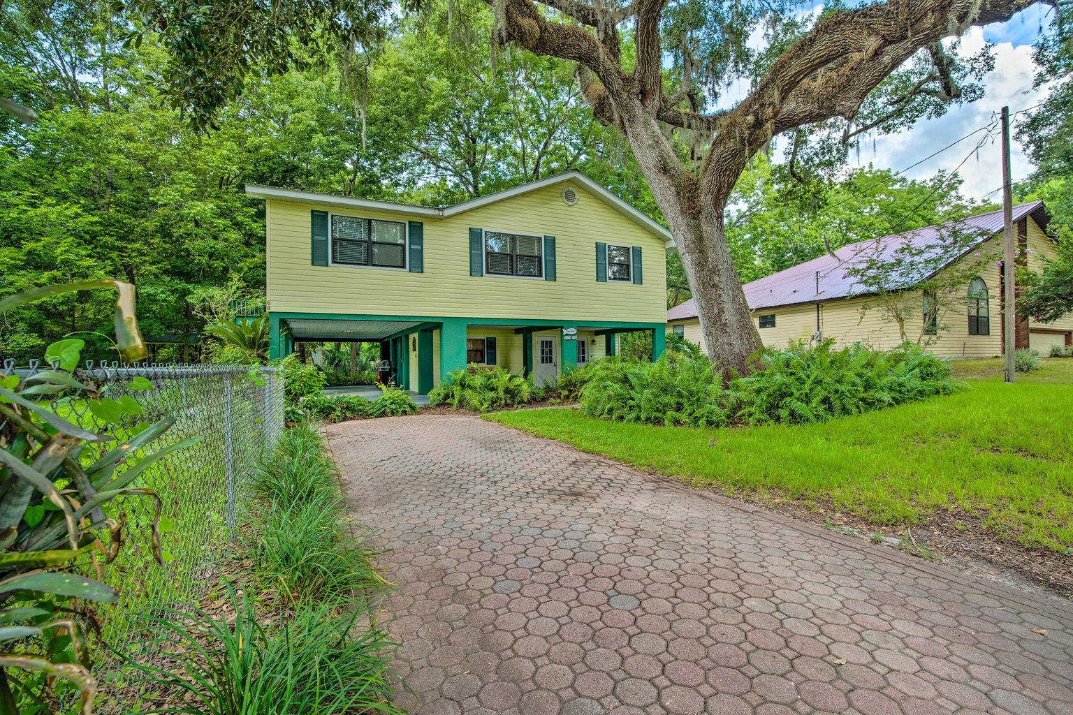 Inglis Vacation Rental