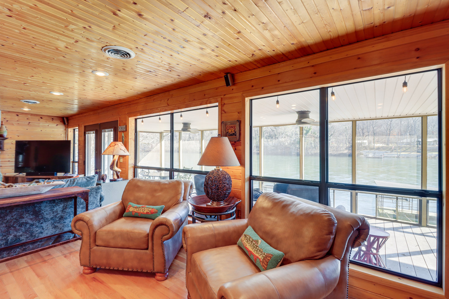 Flippin Vacation Rental