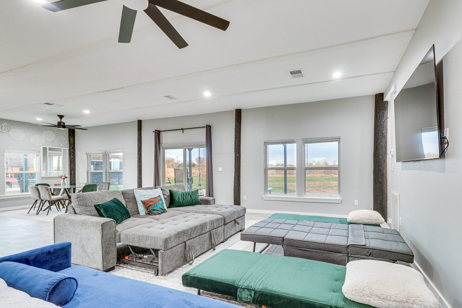 Del Valle Vacation Rental