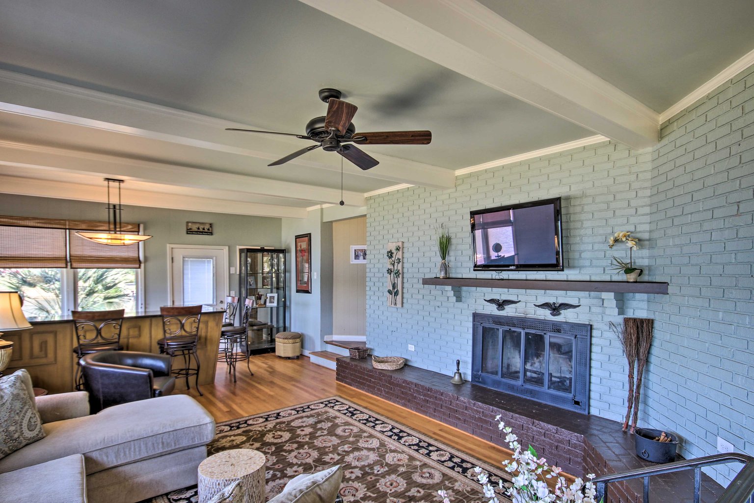 Chapin Vacation Rental