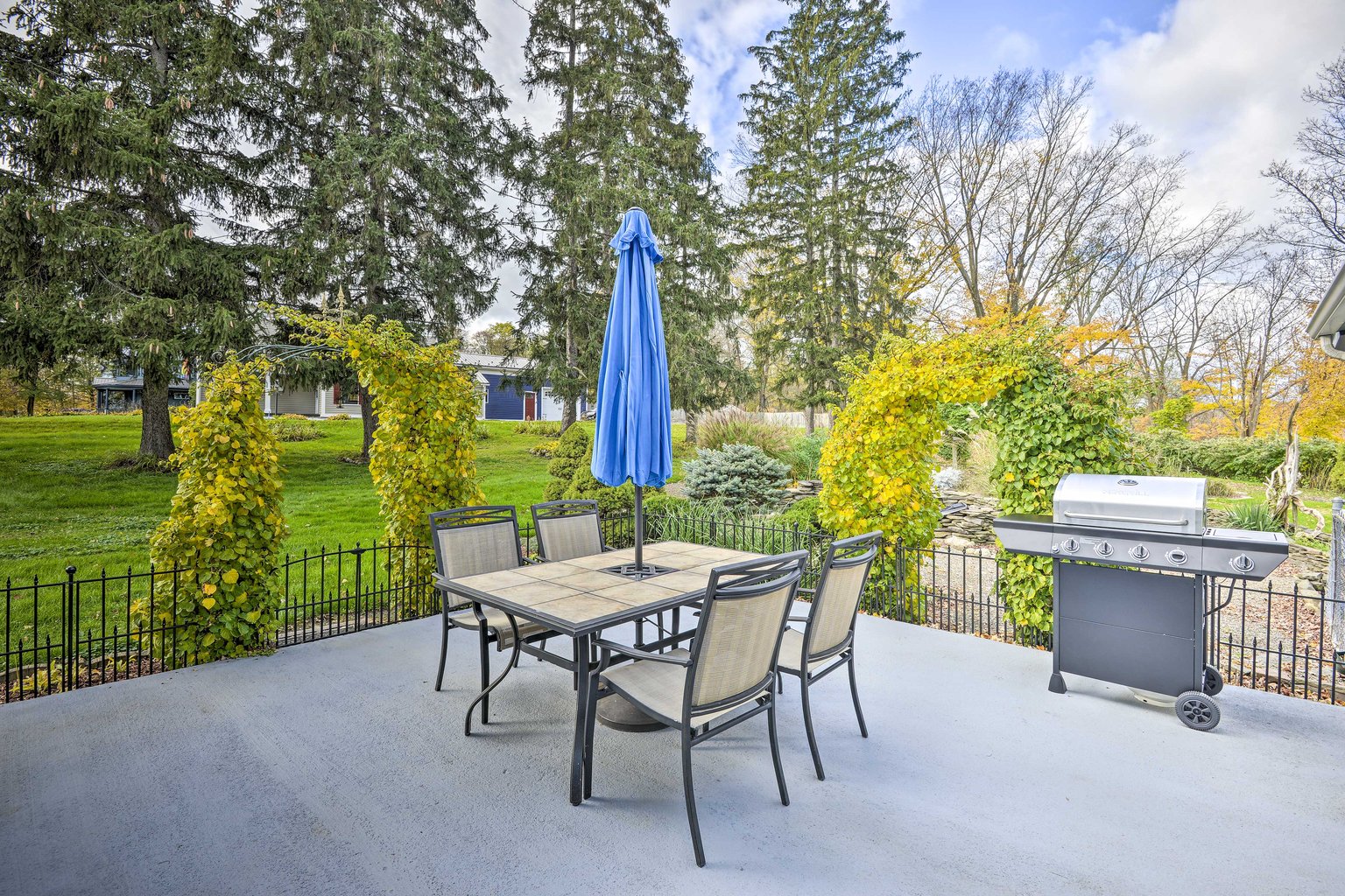 Burdett Vacation Rental