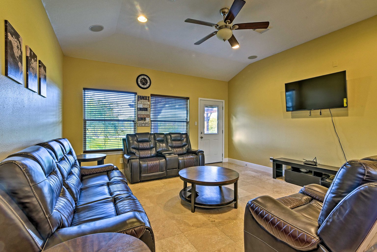Dickinson Vacation Rental