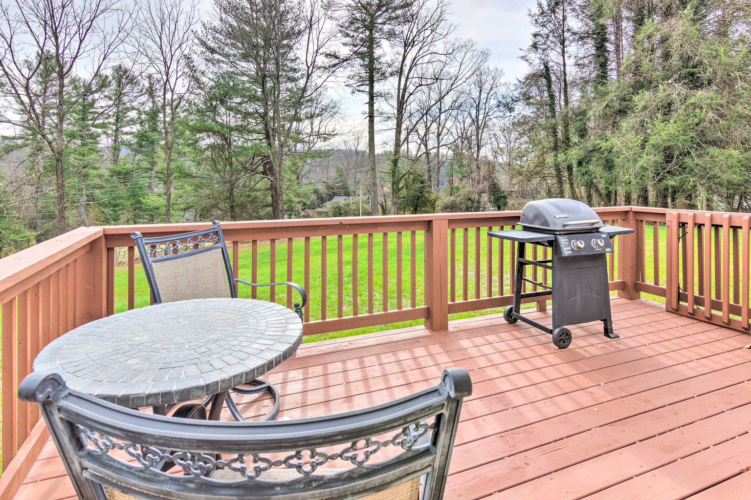 Zirconia Vacation Rental