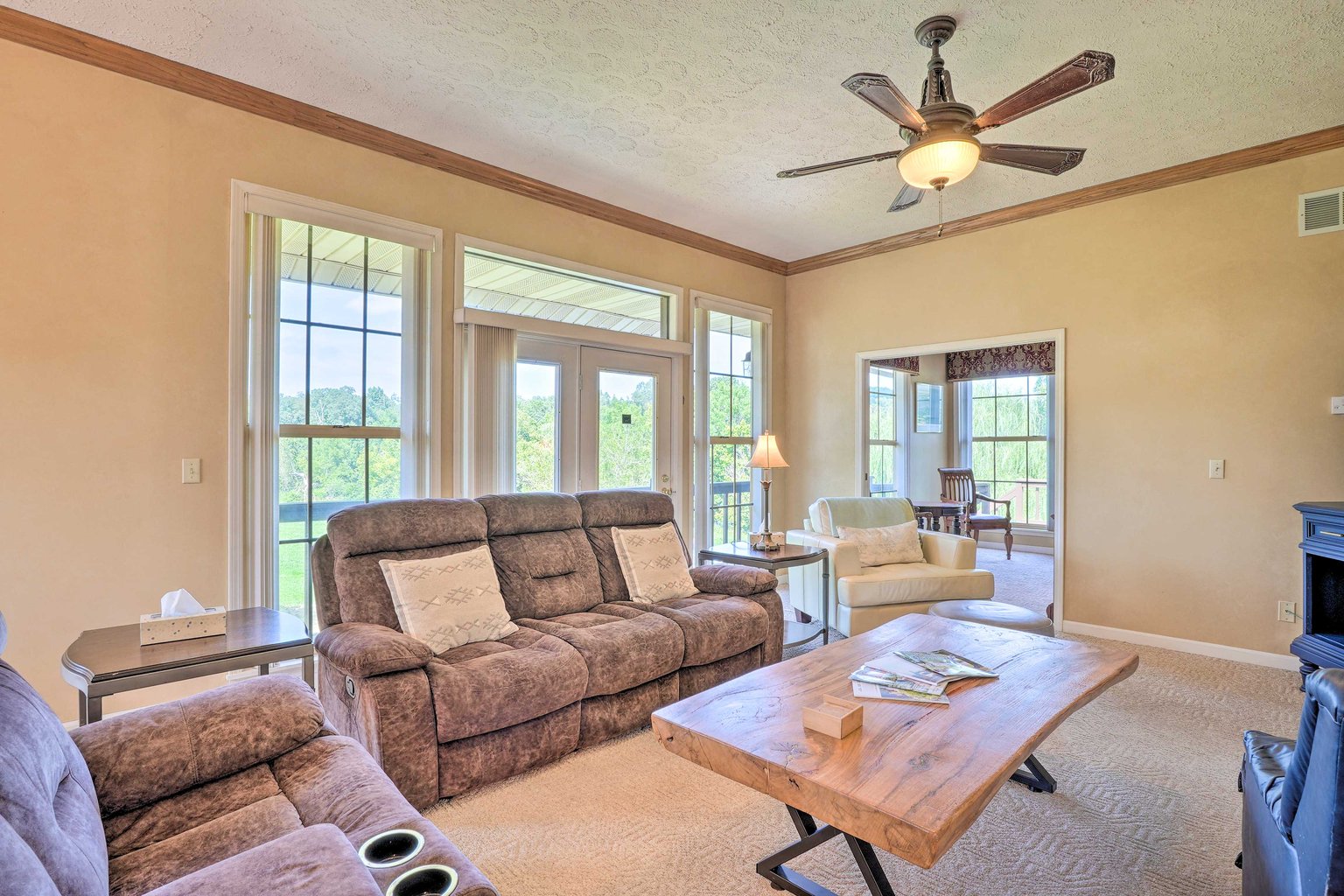 Mammoth Spring Vacation Rental