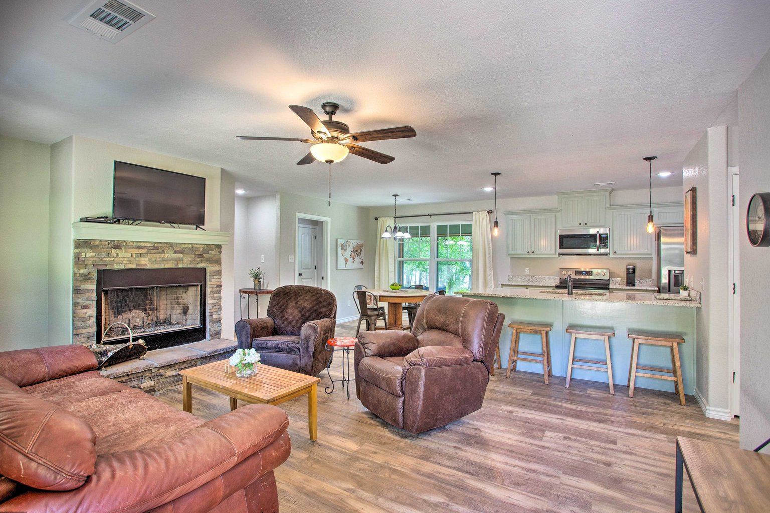 Yantis Vacation Rental