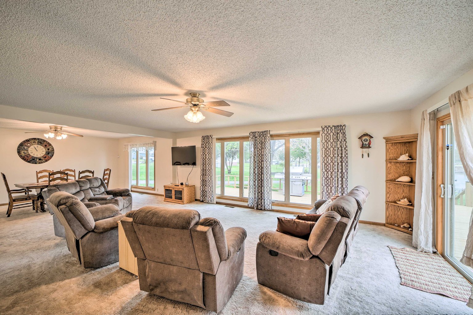 Grove Vacation Rental