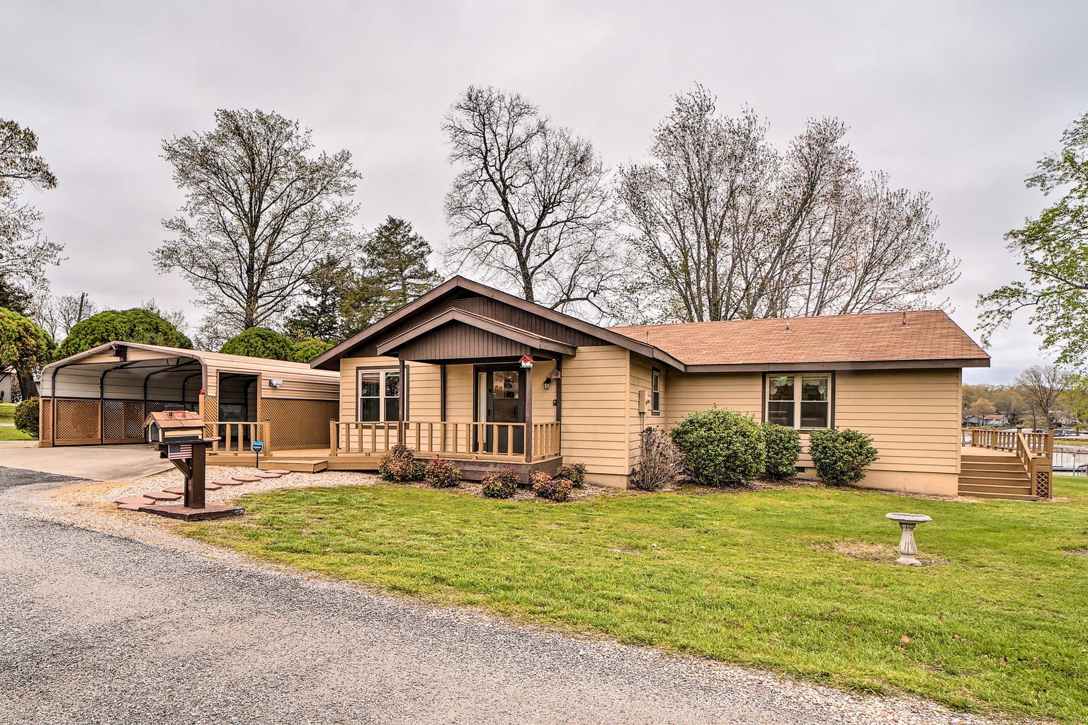 Grove Vacation Rental