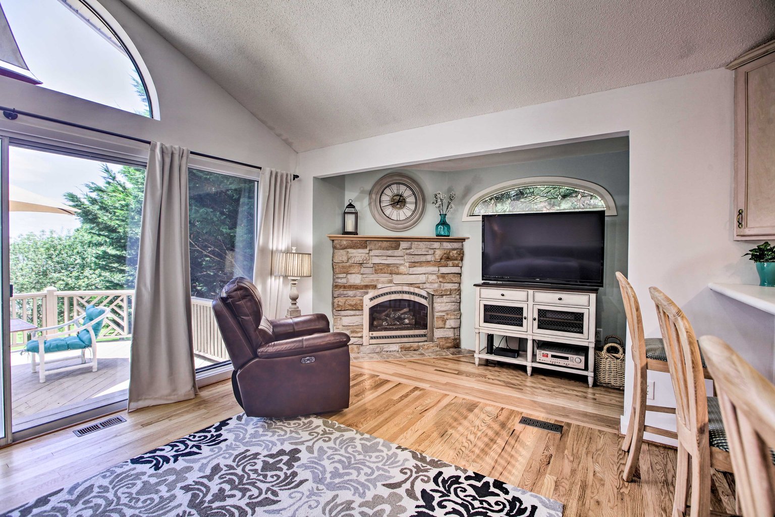 Huddleston Vacation Rental