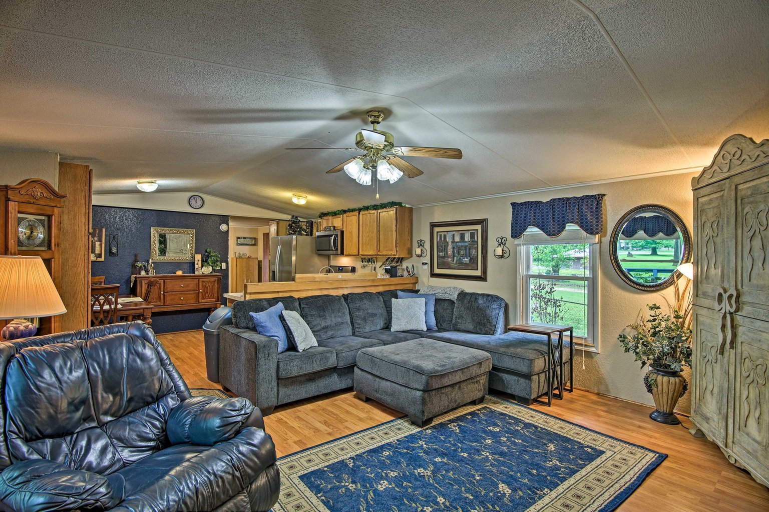 Grove Vacation Rental
