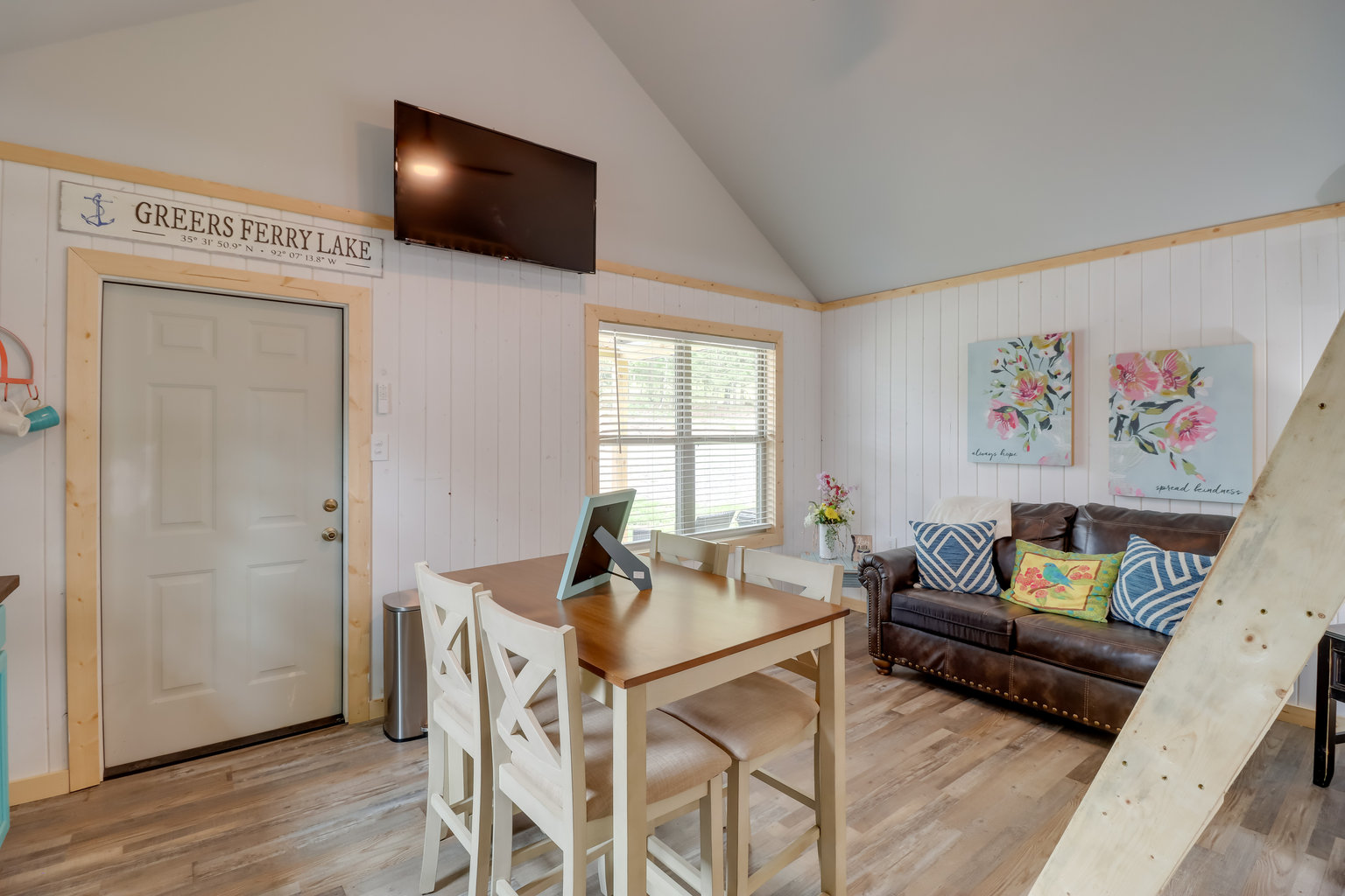 Higden Vacation Rental