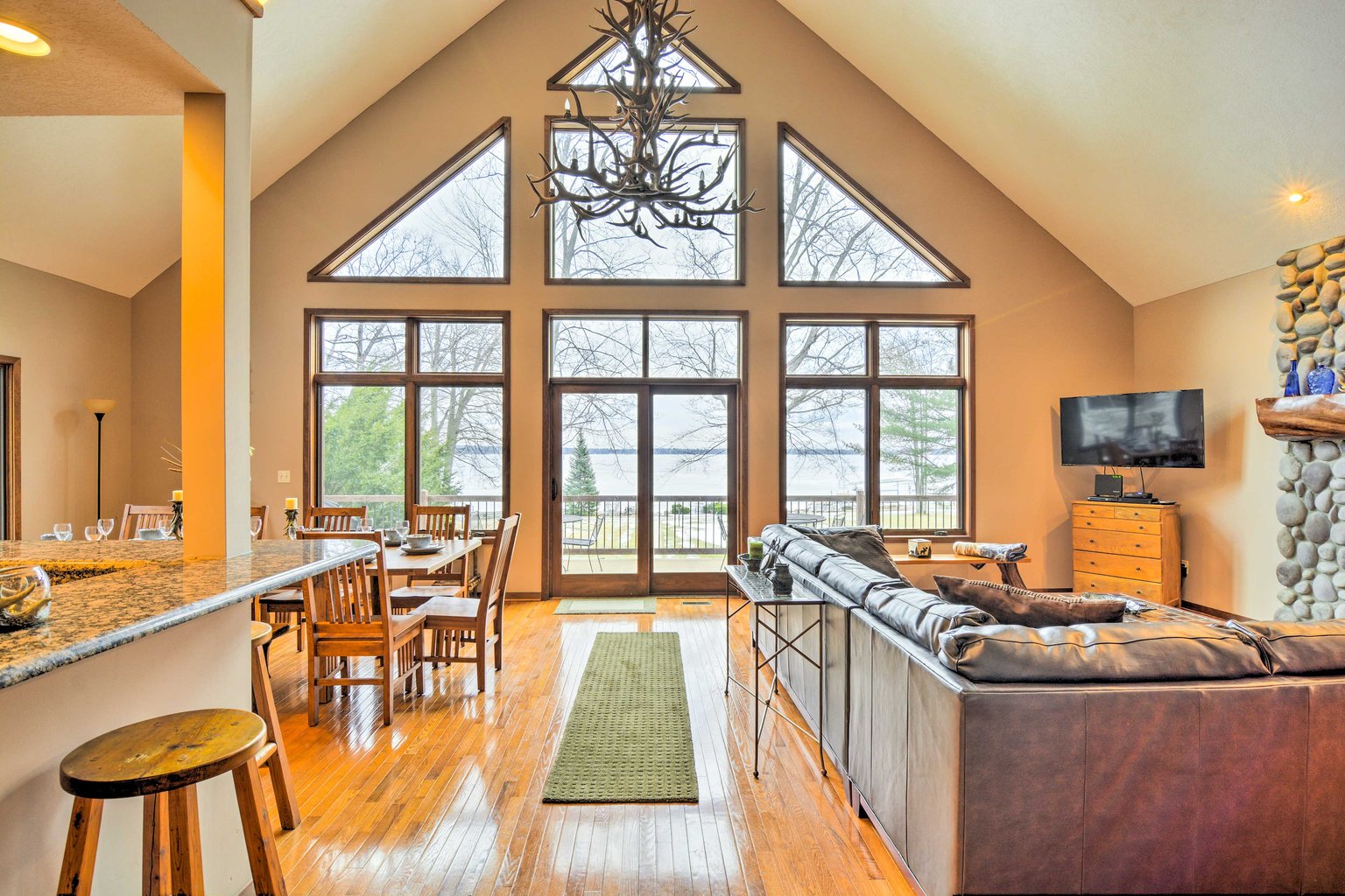 Roscommon Vacation Rental