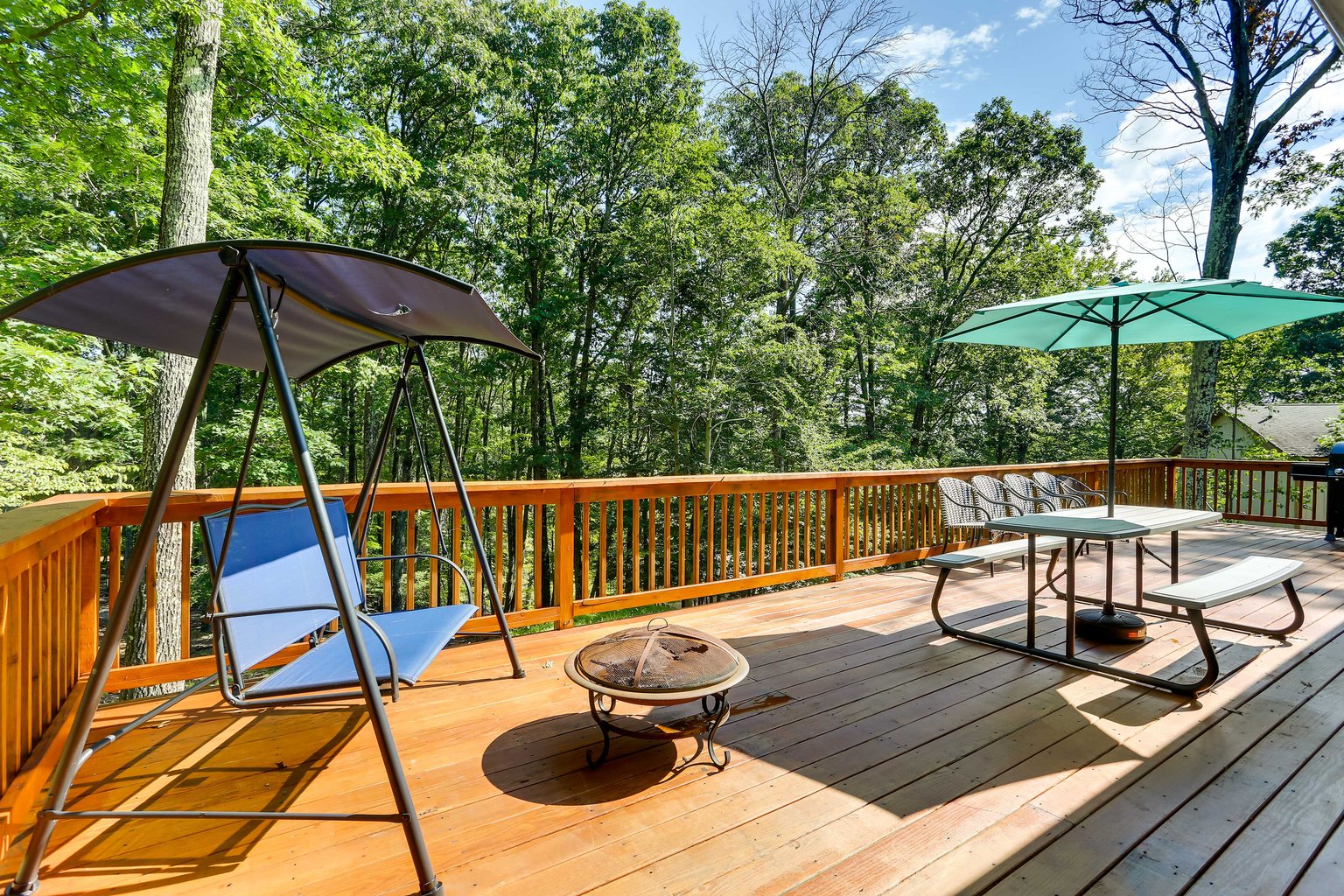 Lake Ariel Vacation Rental