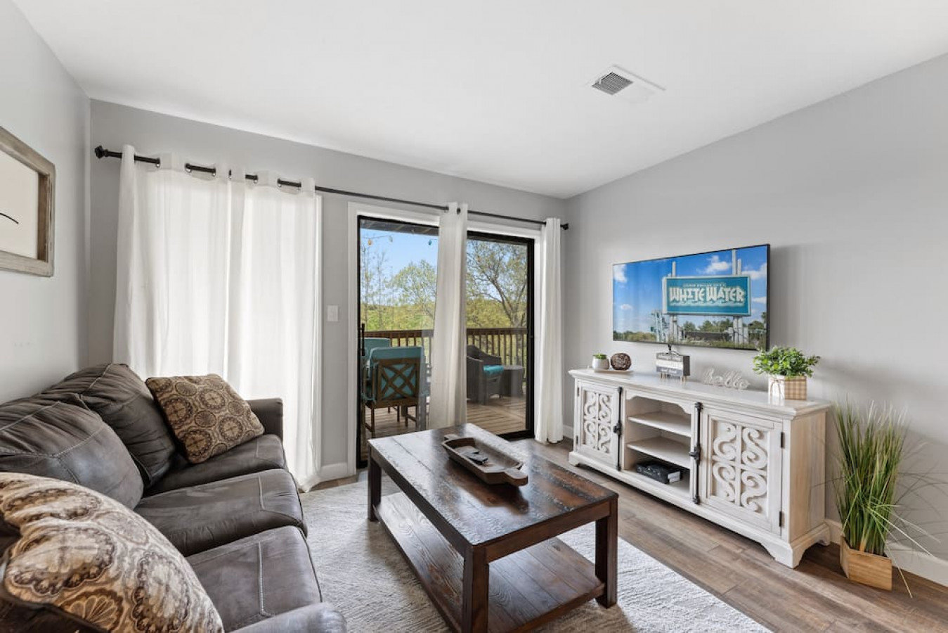 Reeds Spring Vacation Rental