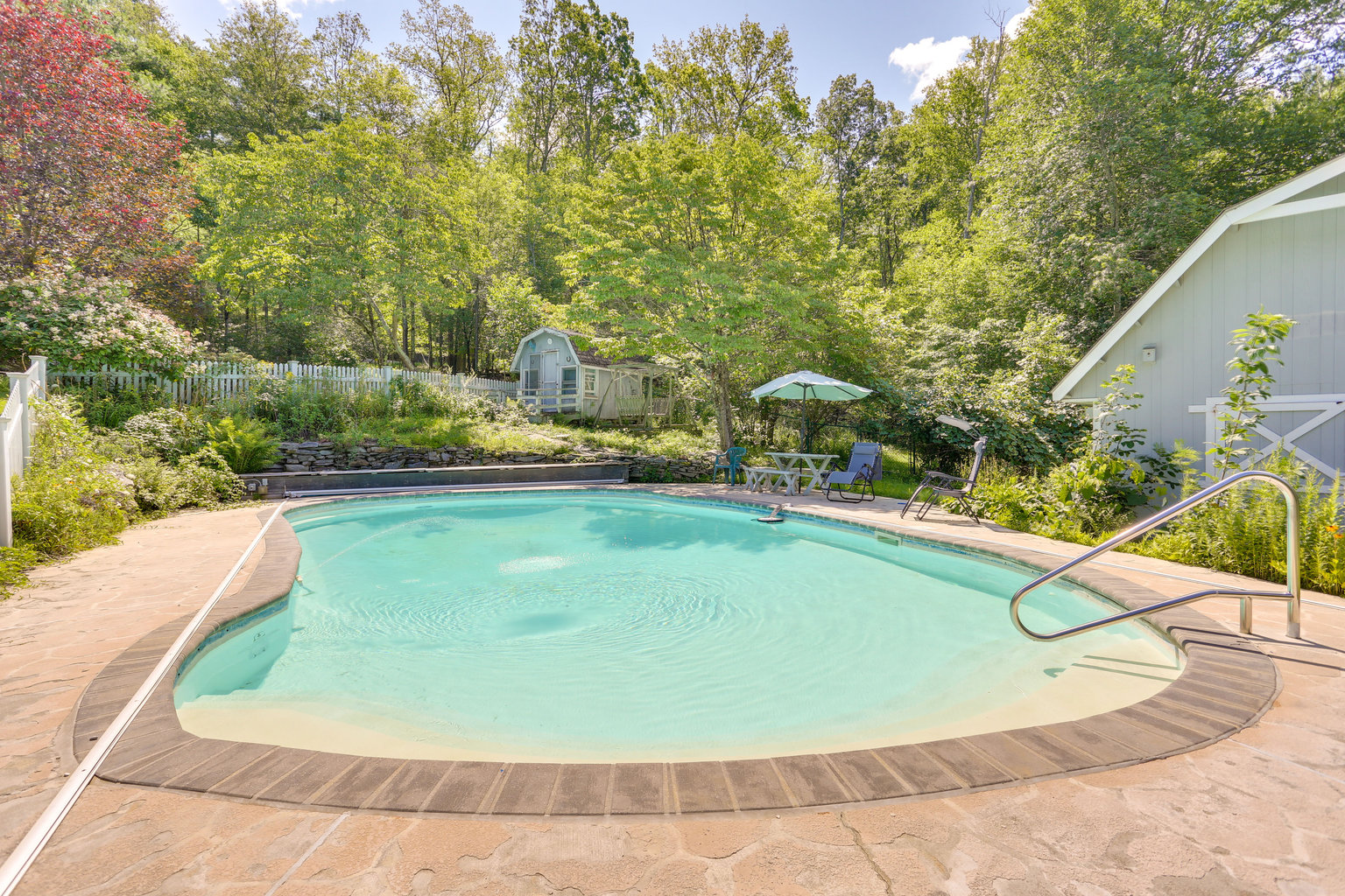 Sparrow Bush Vacation Rental