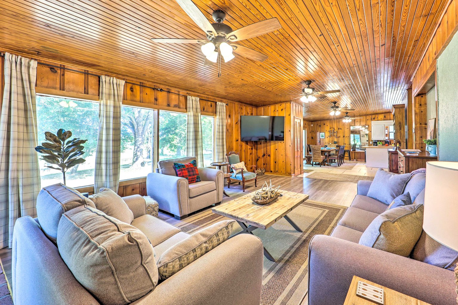 Grove Vacation Rental