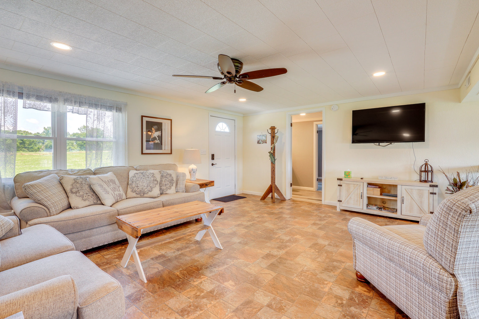 Howe Vacation Rental