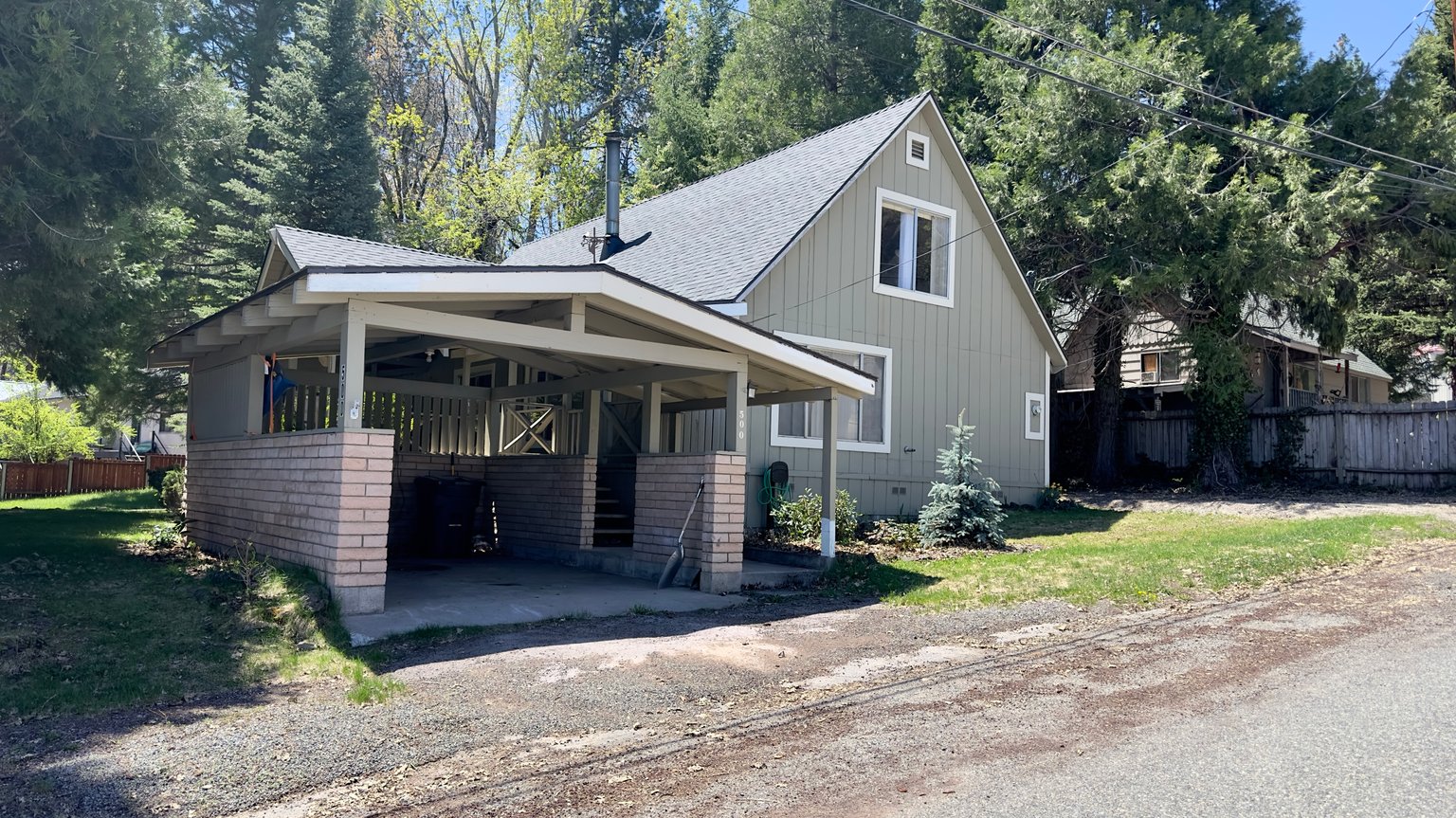 McCloud Vacation Rental