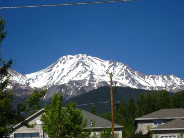 Mount Shasta Vacation Rental