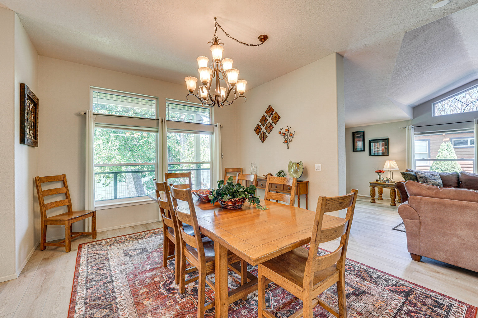 Shady Cove Vacation Rental