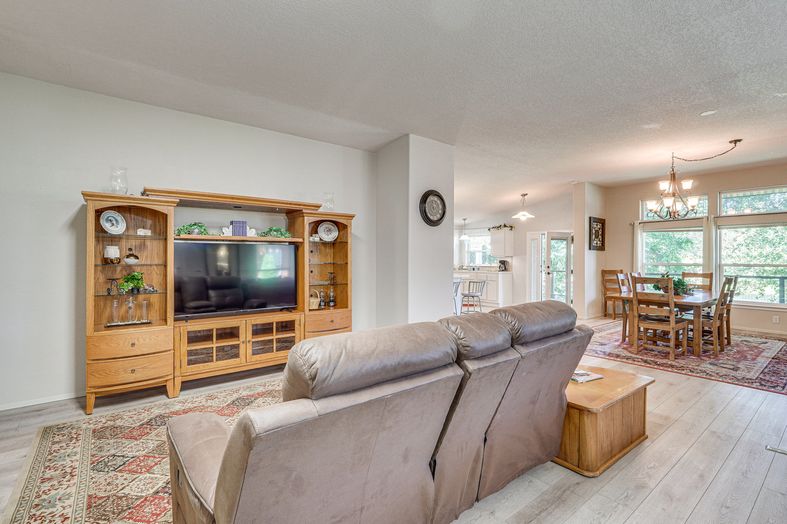 Shady Cove Vacation Rental