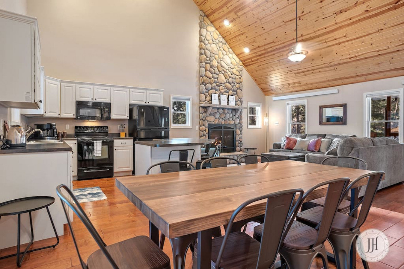 Custer Vacation Rental