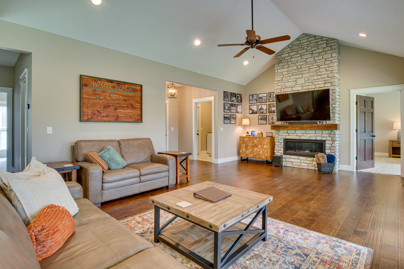 Flippin Vacation Rental