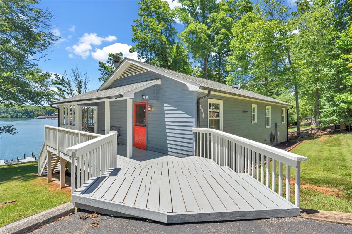 Moneta Vacation Rental