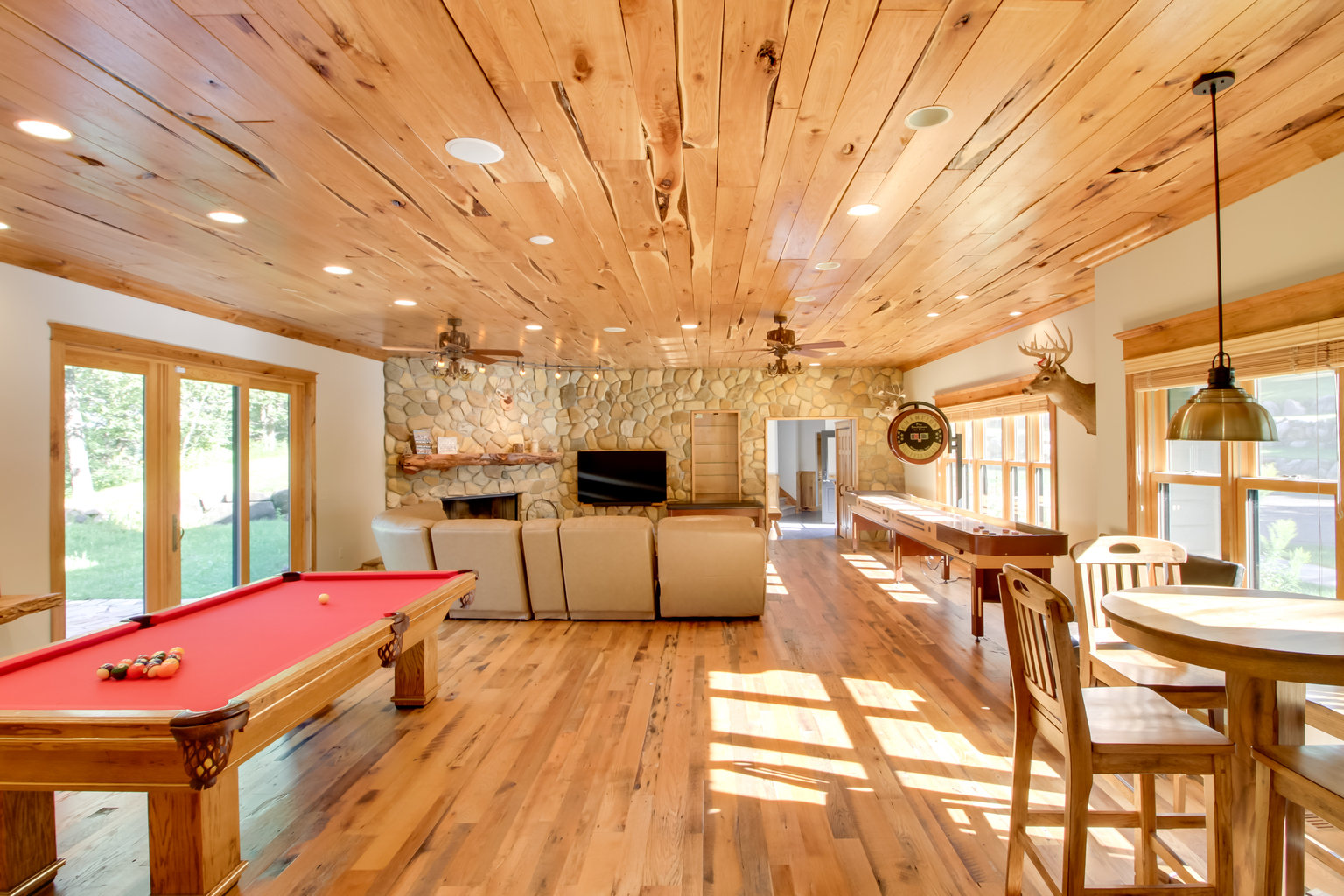 Lake Shore Vacation Rental