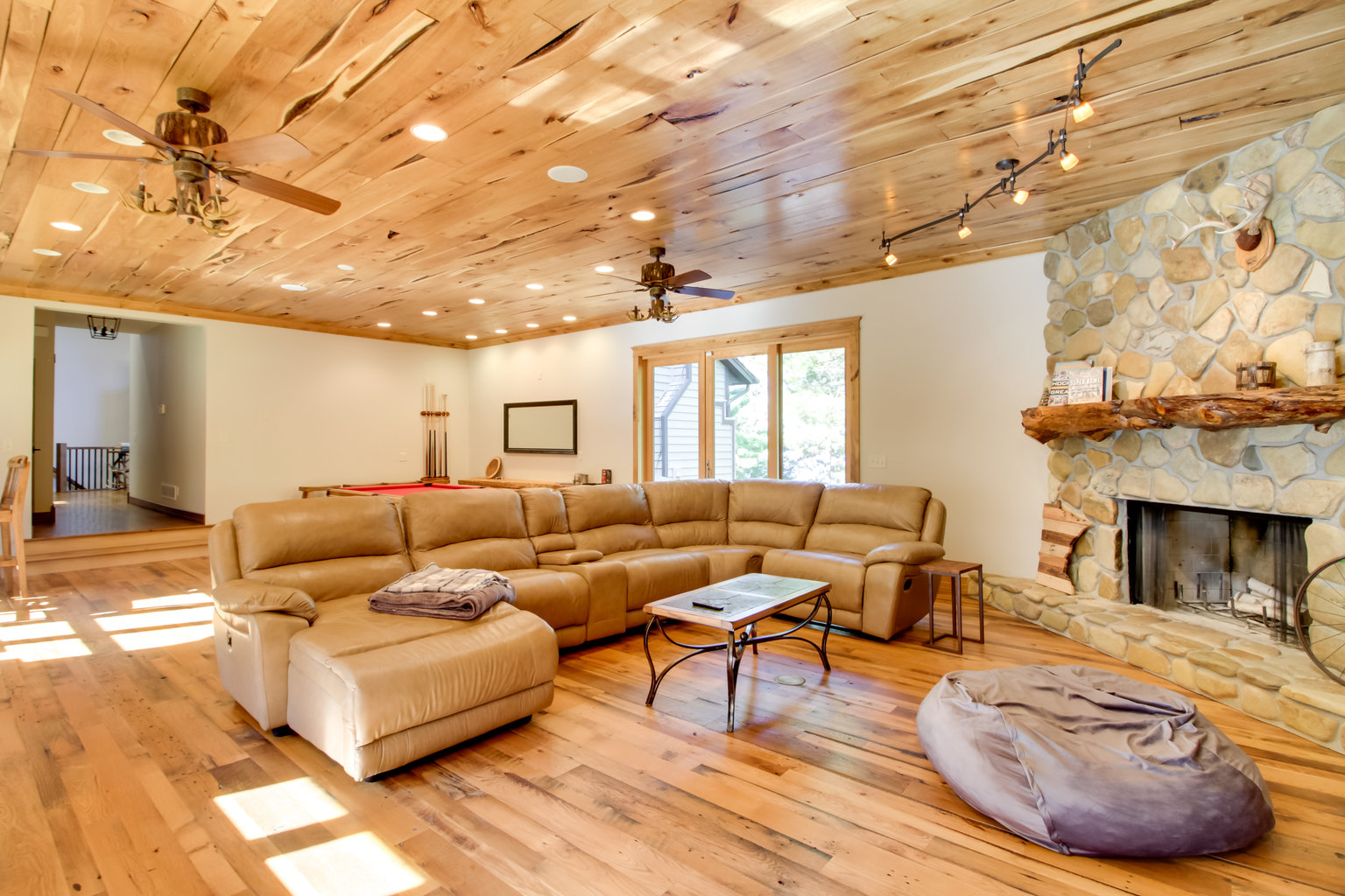 Lake Shore Vacation Rental