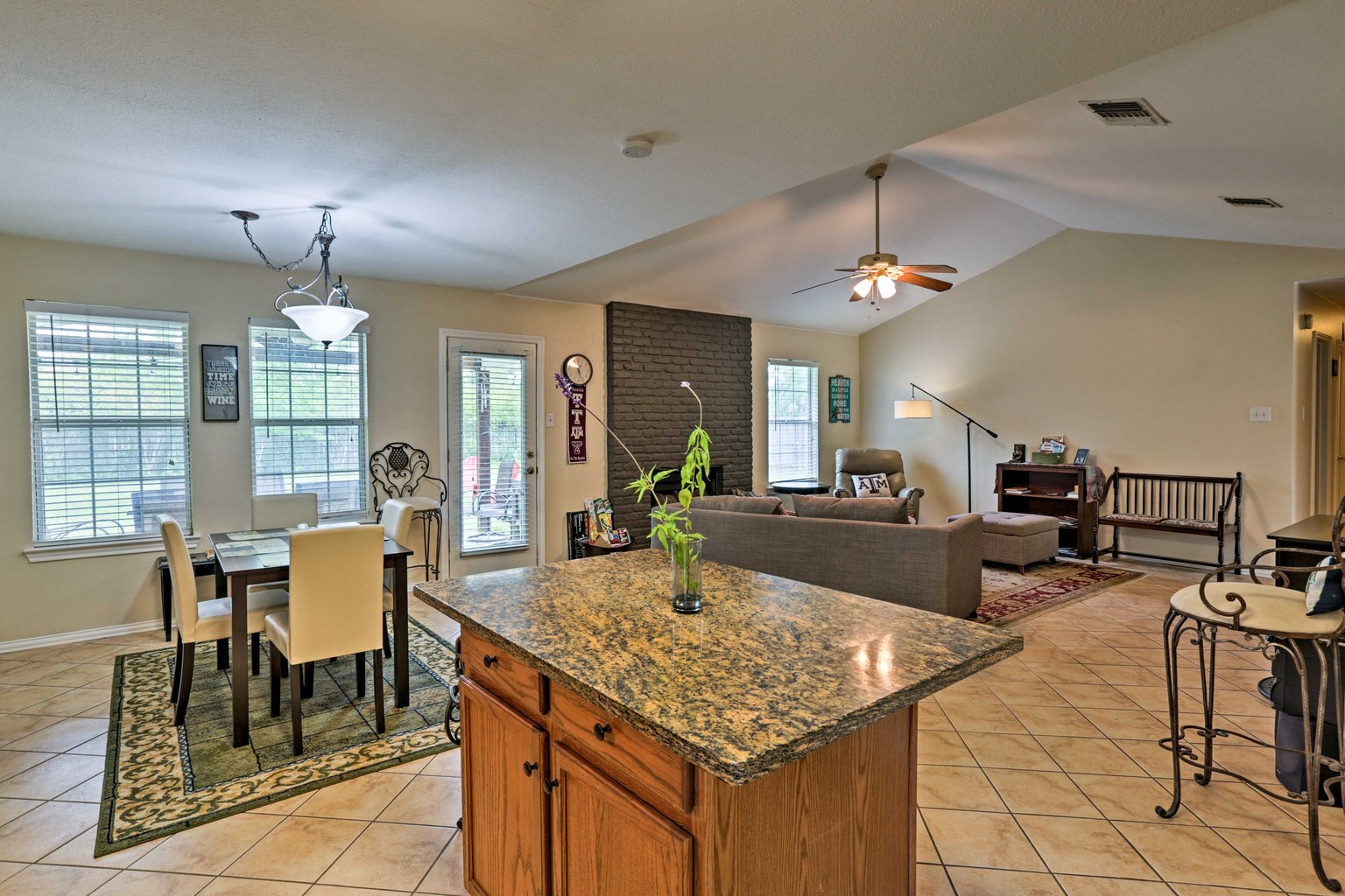 McQueeney Vacation Rental