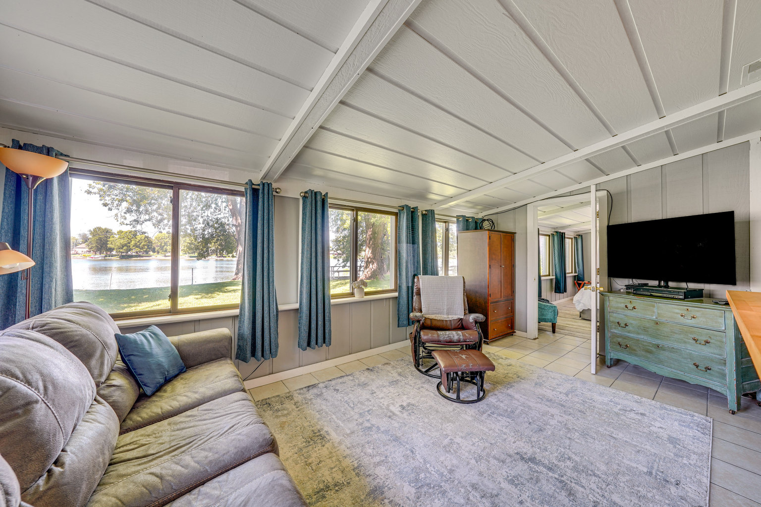 Dixon Vacation Rental