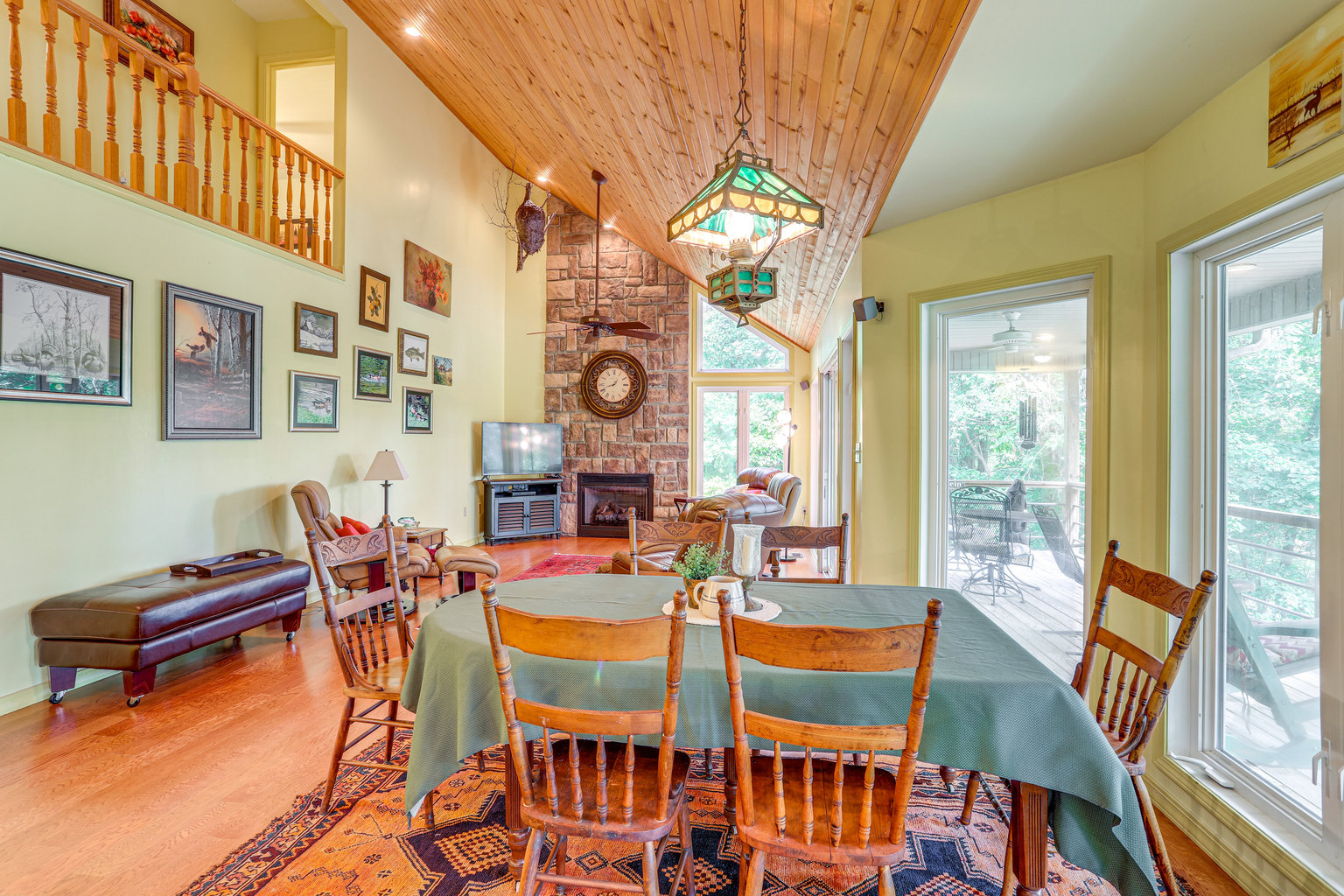 Mammoth Spring Vacation Rental