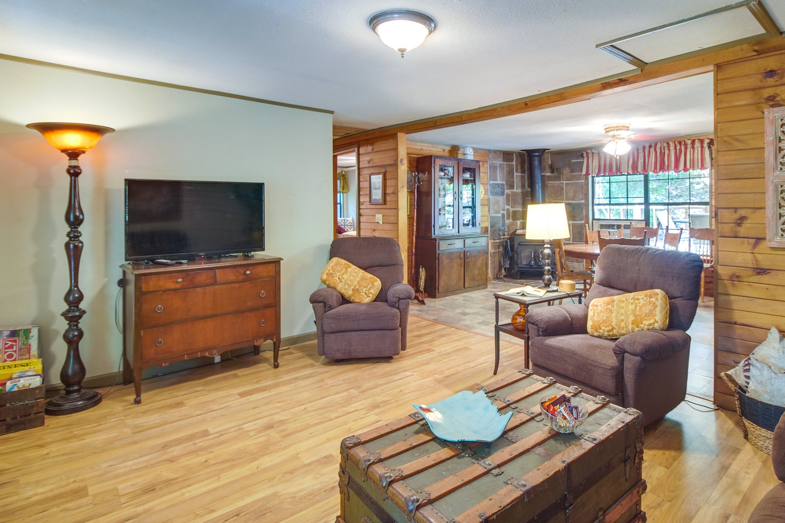 Elkins Vacation Rental