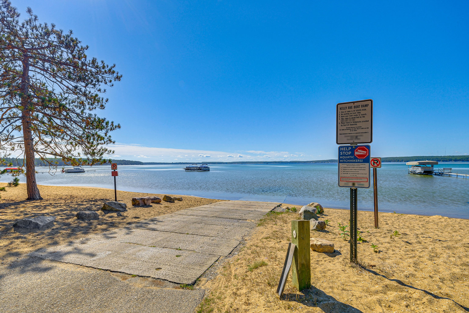 Roscommon Vacation Rental